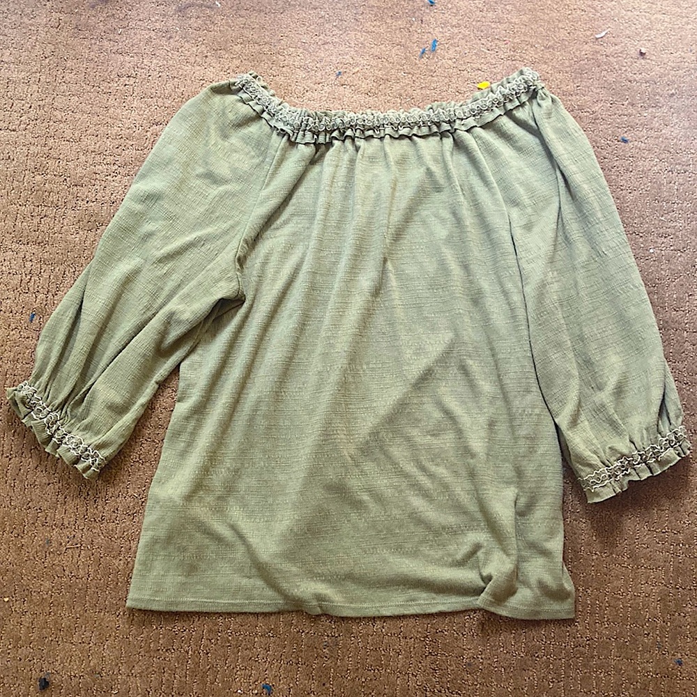 XL Max Studio Moss Green Stretchy Long Sleeve Shirt